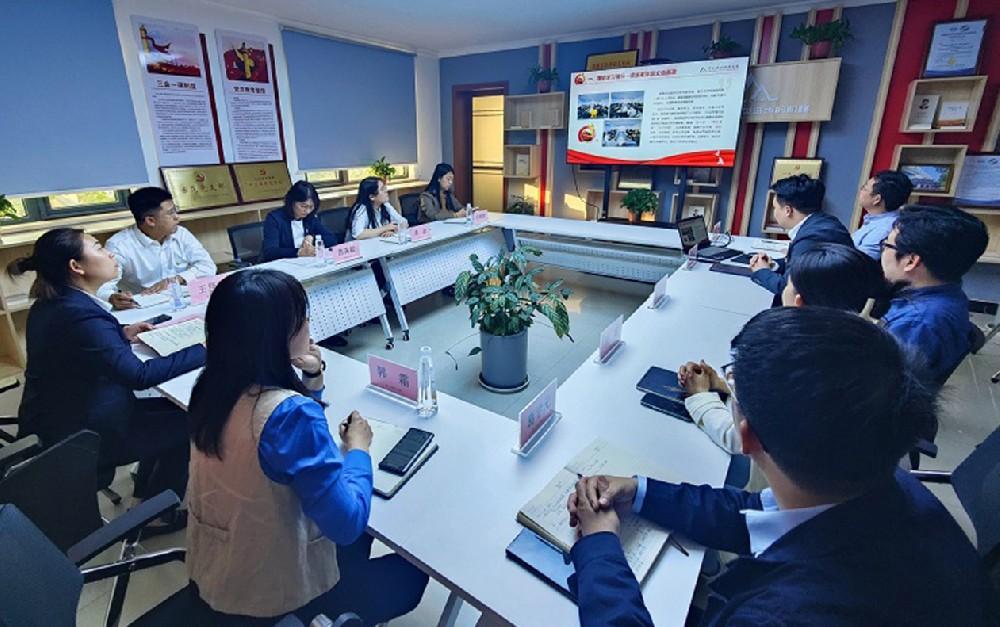Nhóm giám sát vòng thứ năm của Ban Thường vụ Ủy ban Quản lý và Giám sát Tài sản Nhà nước đến Trung tâm Mới Cơ giới (Zhongji Xincai) để kiểm tra và điều tra nghiên cứu